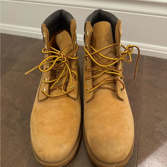 Women's Timberland Waterproof Boot - Picture 2 of 4